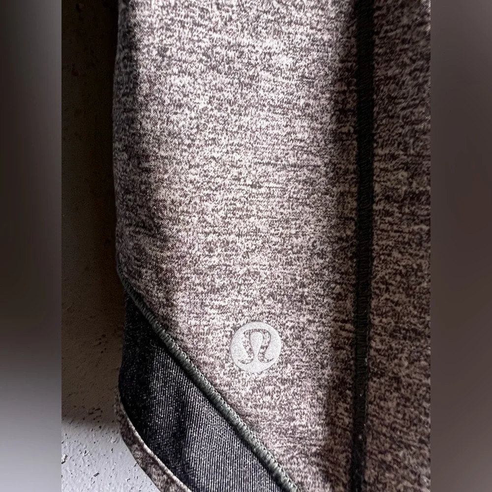 Lululemon Hotty Hot Short Low-Rise 4 Tall “Heather Lux Multi Black